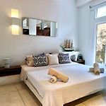 Calamari Homes - Centenario 301 - Walled City